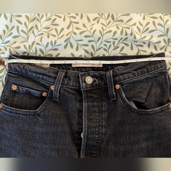 Levi's Ribcage Straight Leg Ankle Jeans - Picture 7 of 8